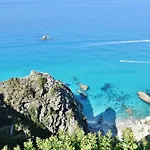Villa Calabria Beach Villa's