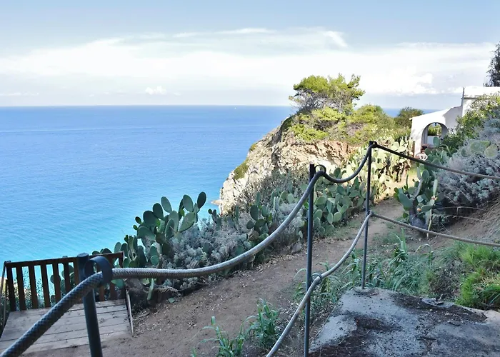 Villa Calabria Beach Villa's *